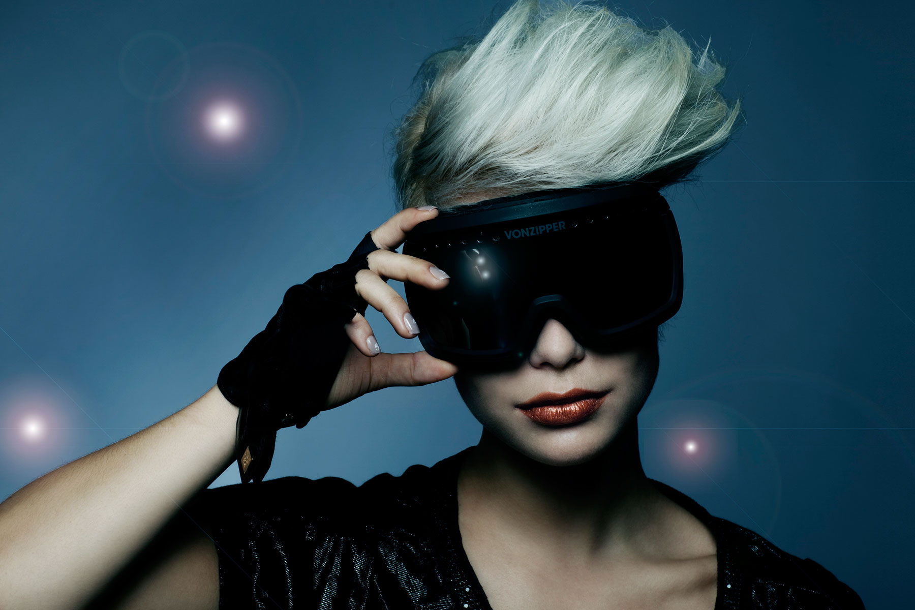 Beauty - doctor fashion - Lutske Veenstra - sunglasses (spread 1)